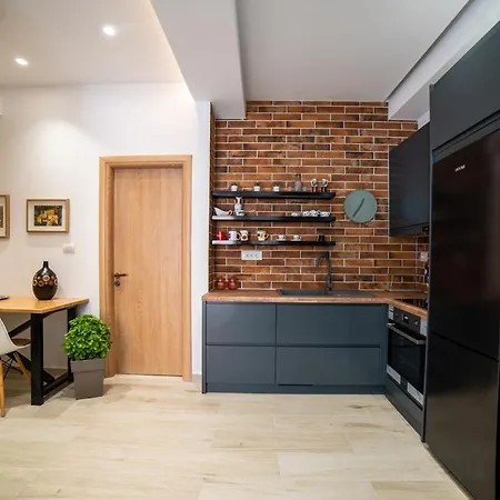 Apartment A Rustic Private With 1 Bedroom In Center *