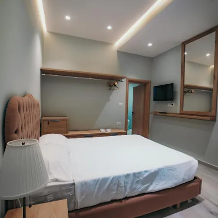 A Rustic Private With 1 Bedroom In Center Apartment